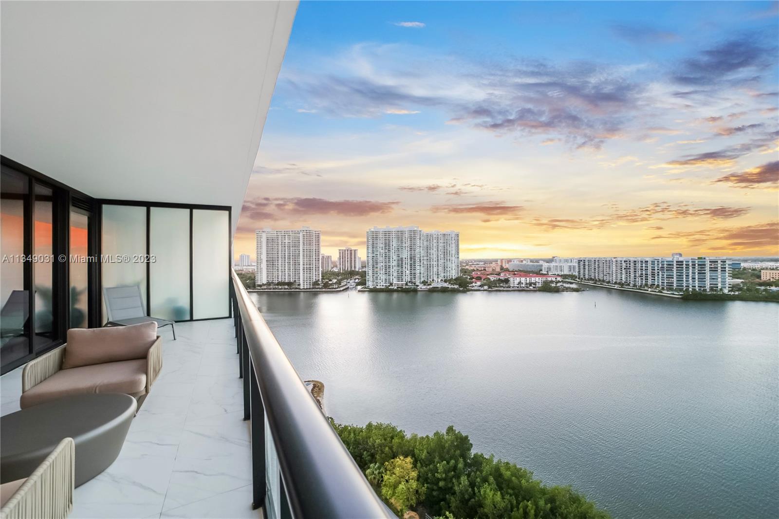 PRIVE CONDO - Residential