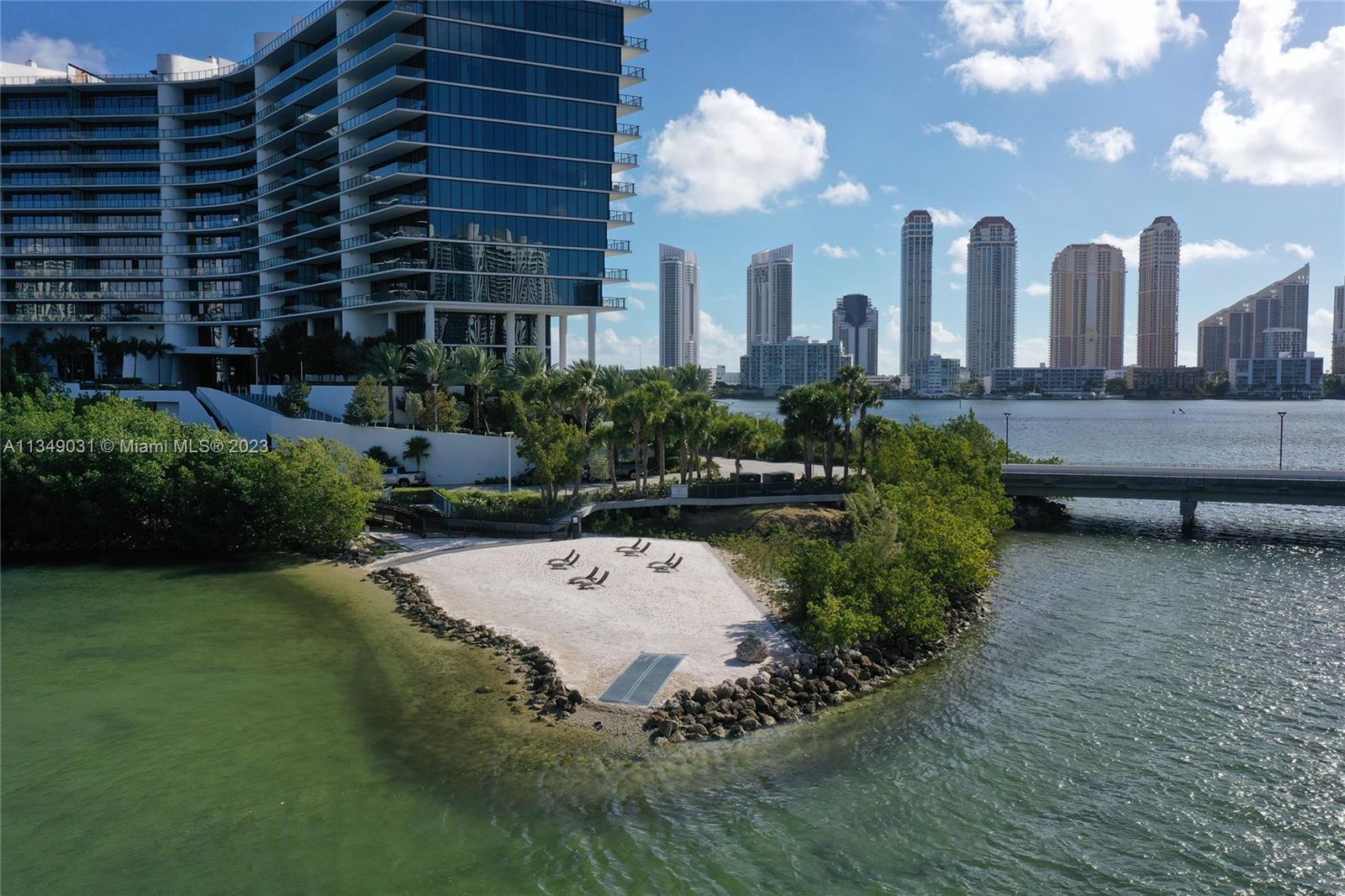 PRIVE CONDO - Residential