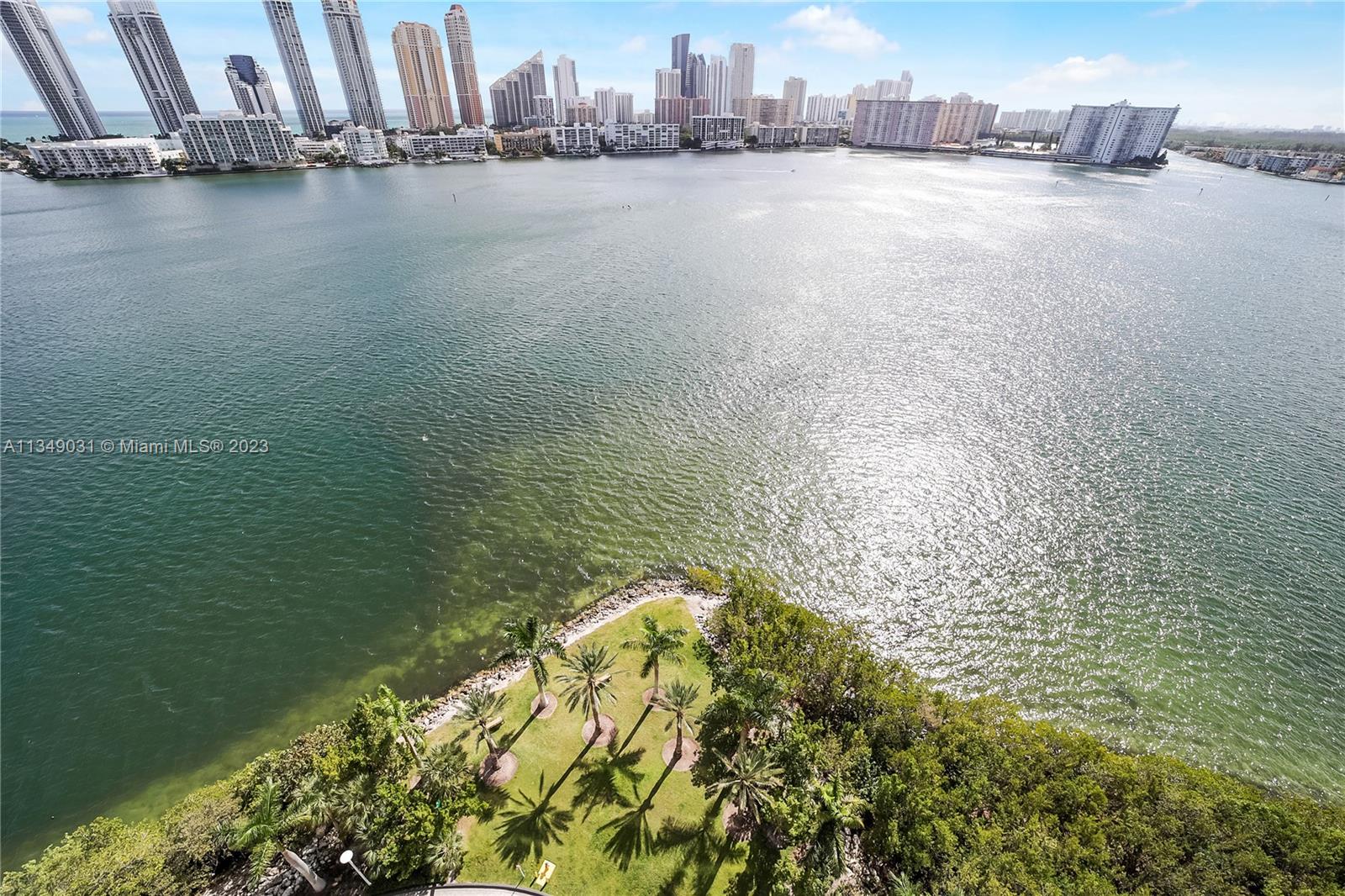 PRIVE CONDO - Residential