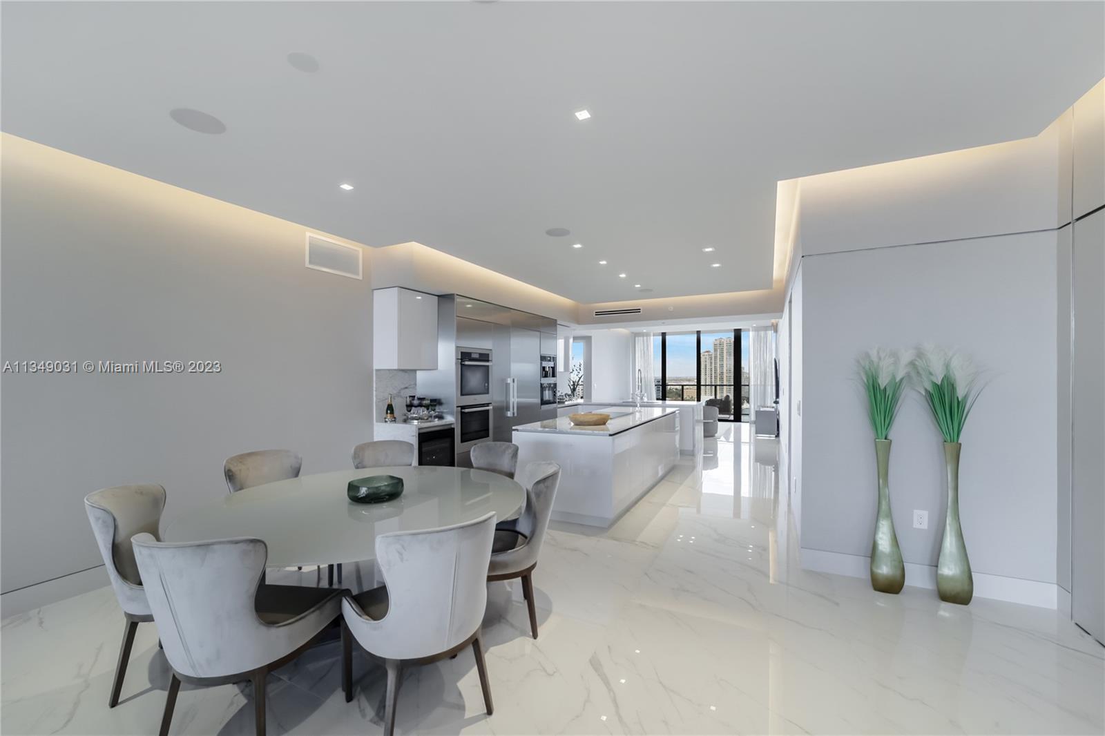 PRIVE CONDO - Residential