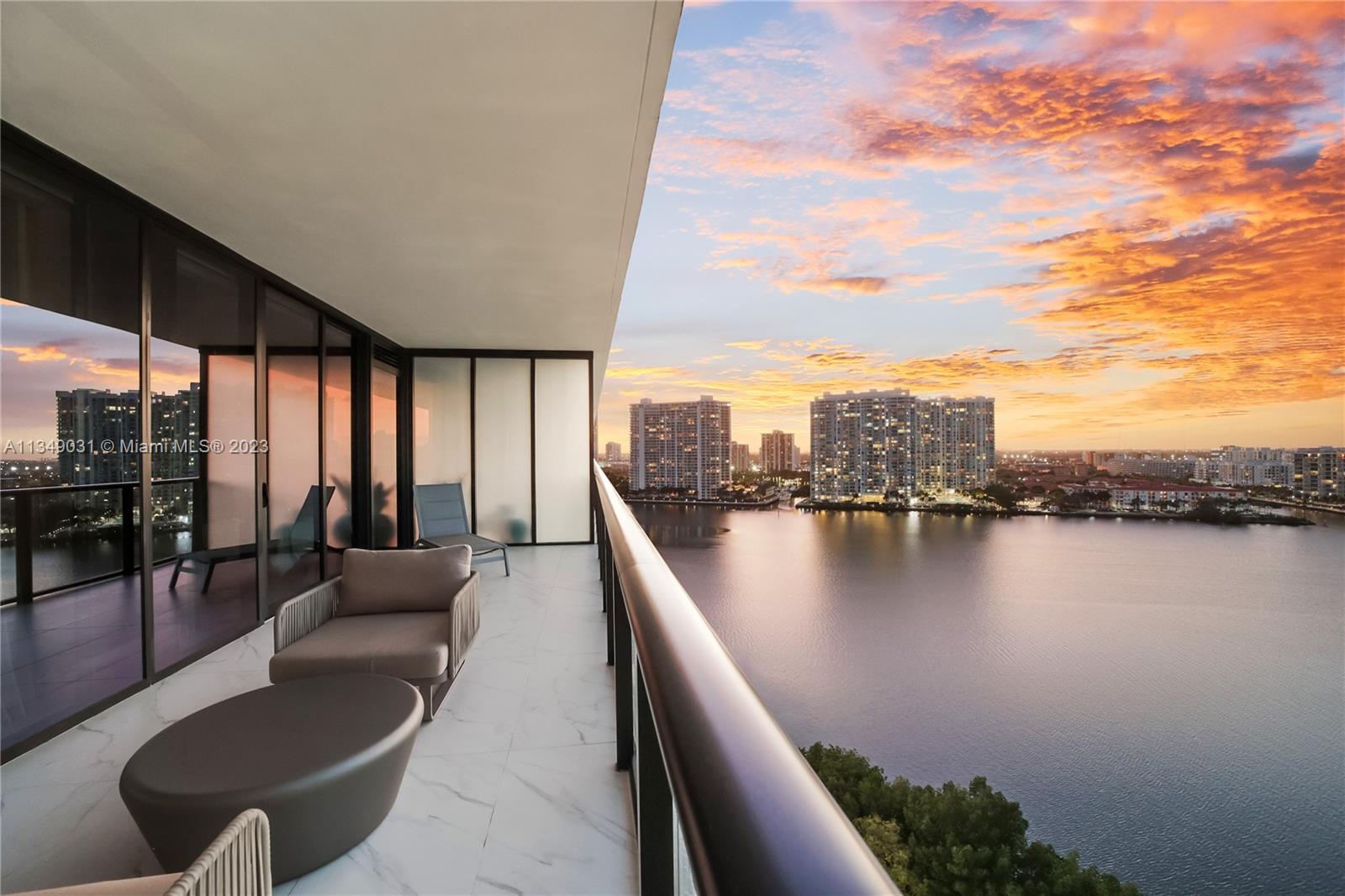PRIVE CONDO - Residential