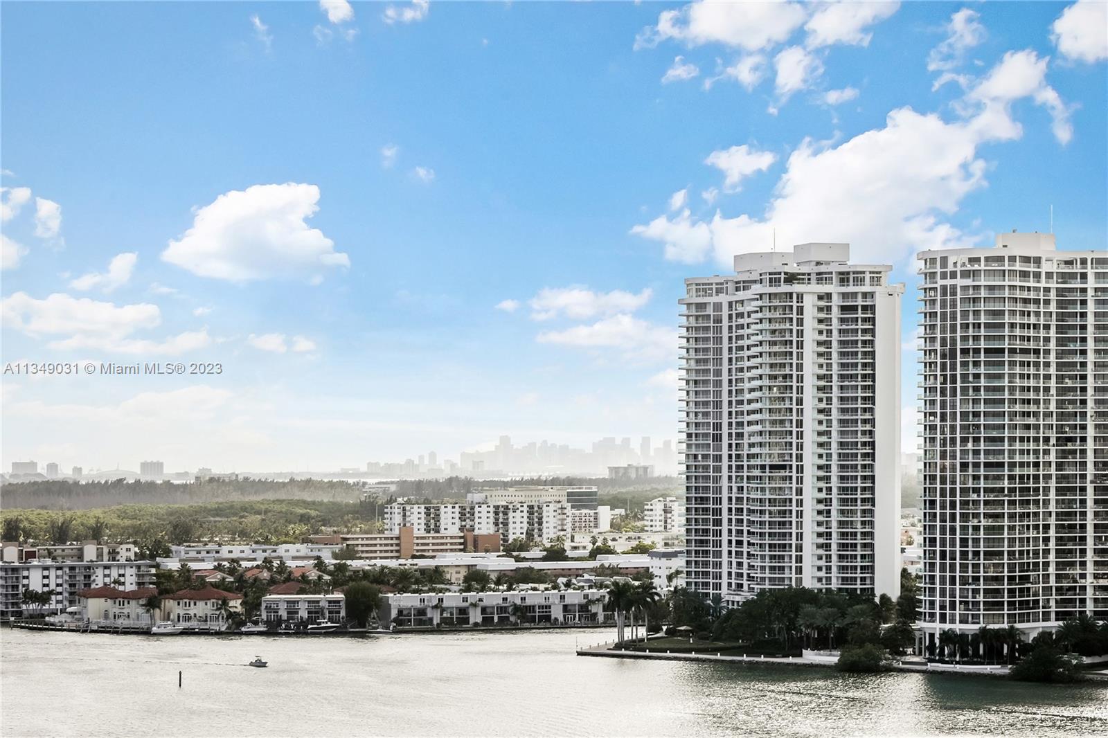PRIVE CONDO - Residential