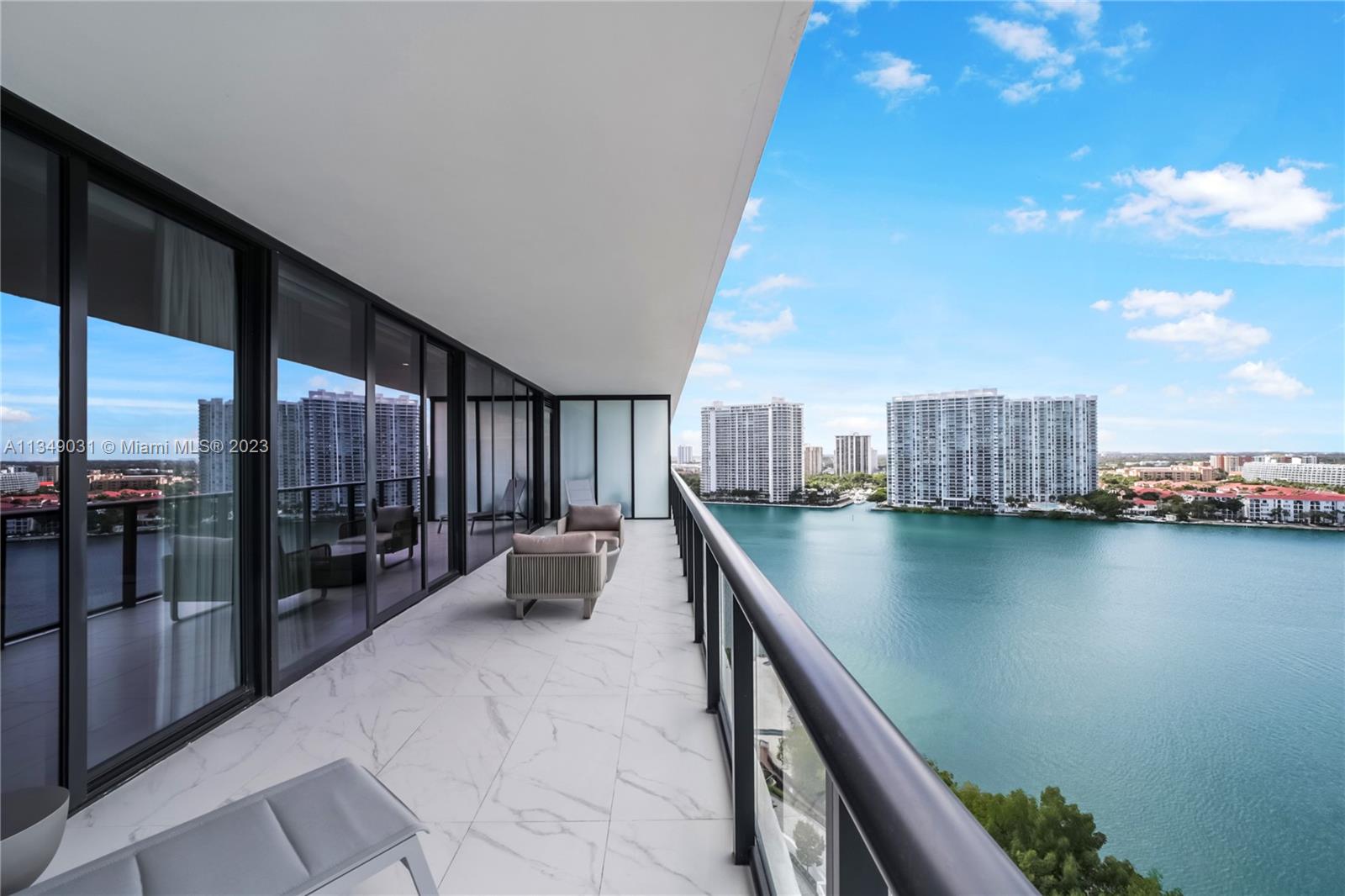 PRIVE CONDO - Residential