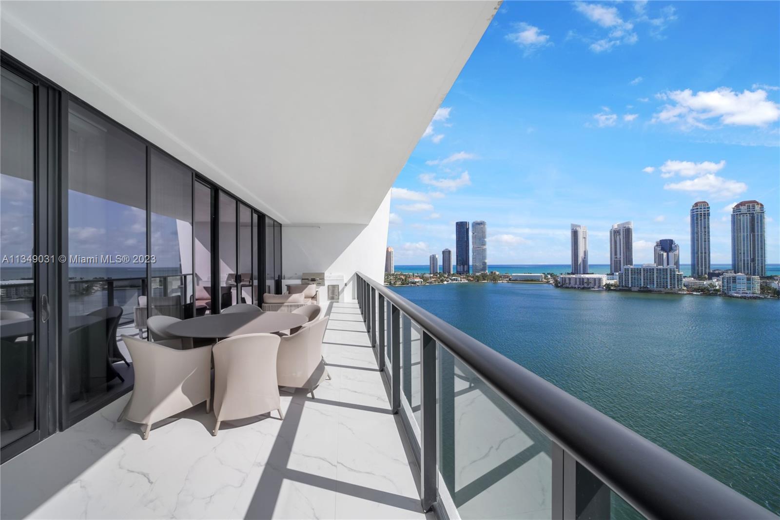 PRIVE CONDO - Residential