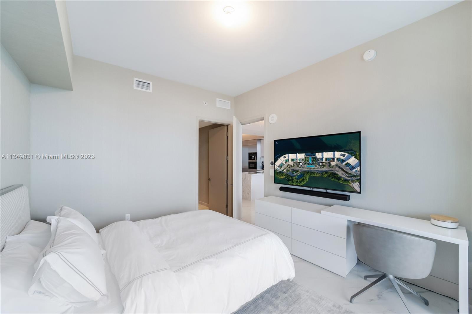 PRIVE CONDO - Residential