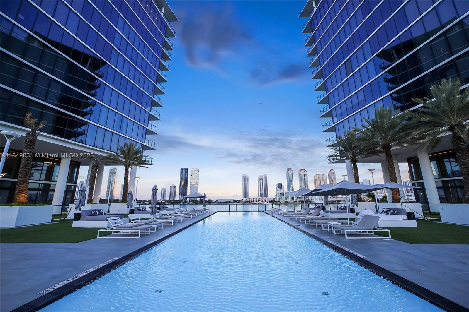 PRIVE CONDO - Residential