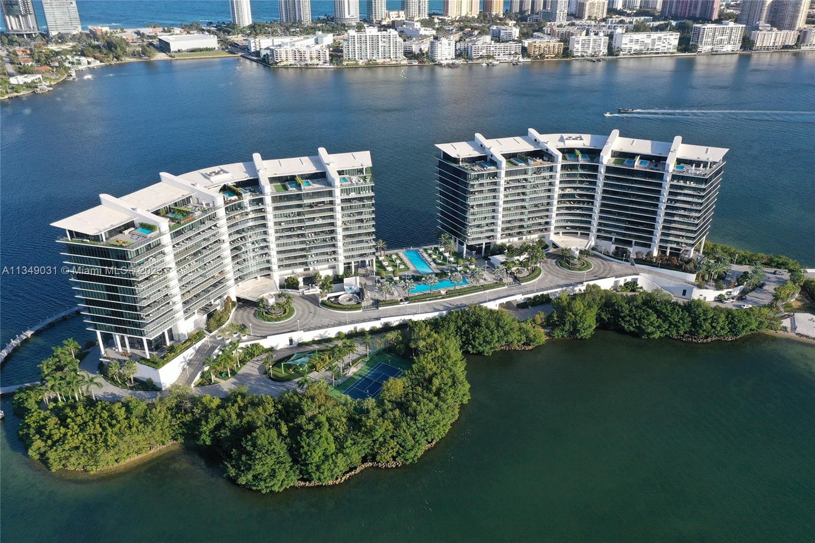 PRIVE CONDO - Residential