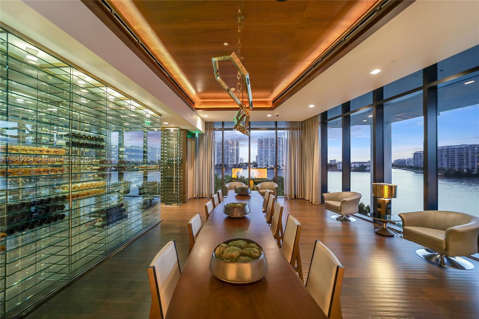 PRIVE CONDO - Residential