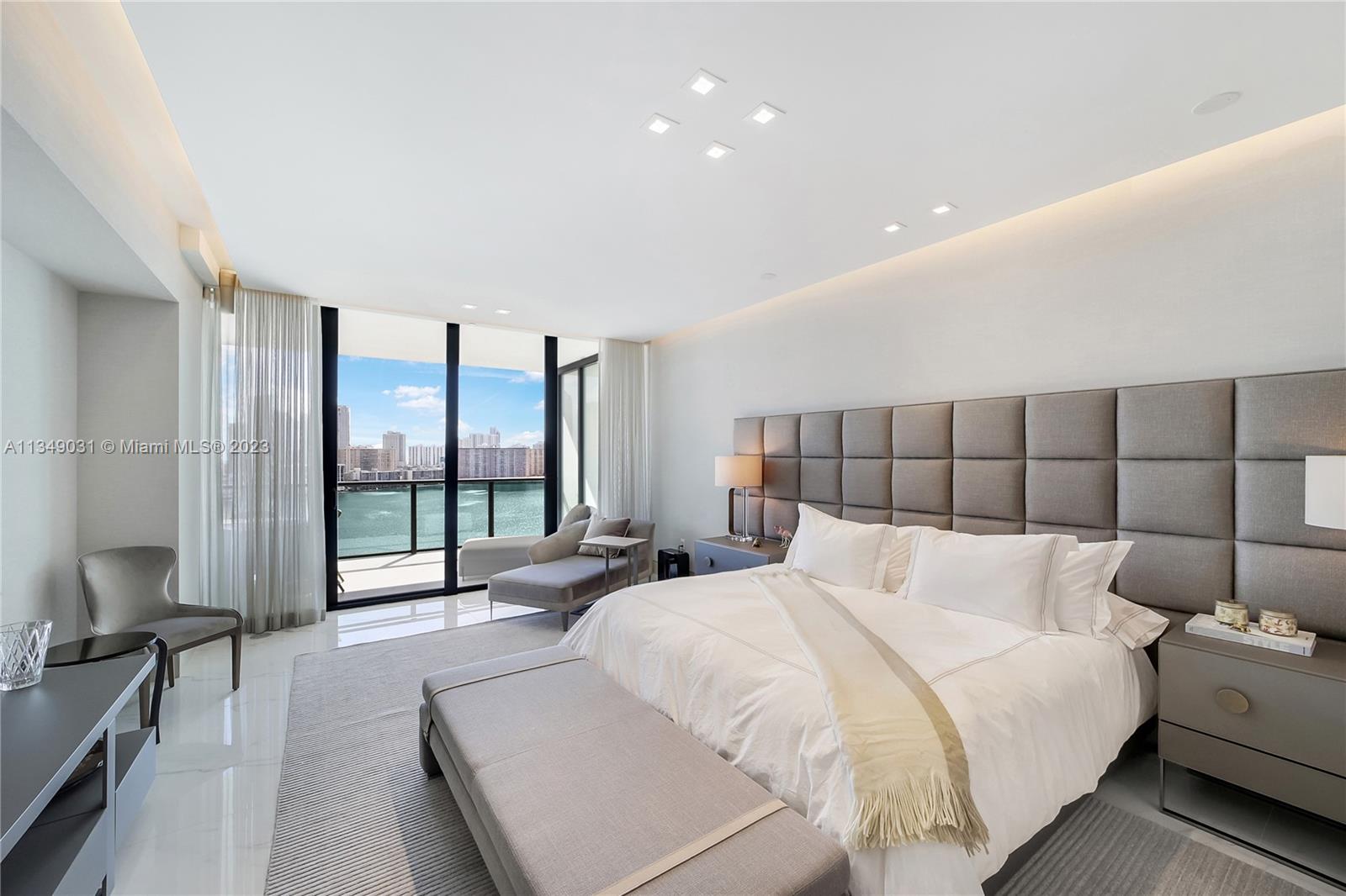 PRIVE CONDO - Residential
