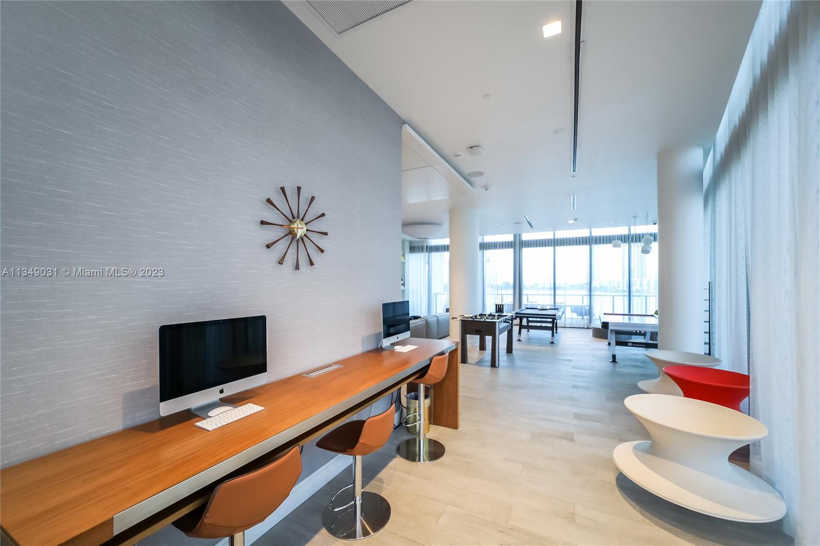 PRIVE CONDO - Residential