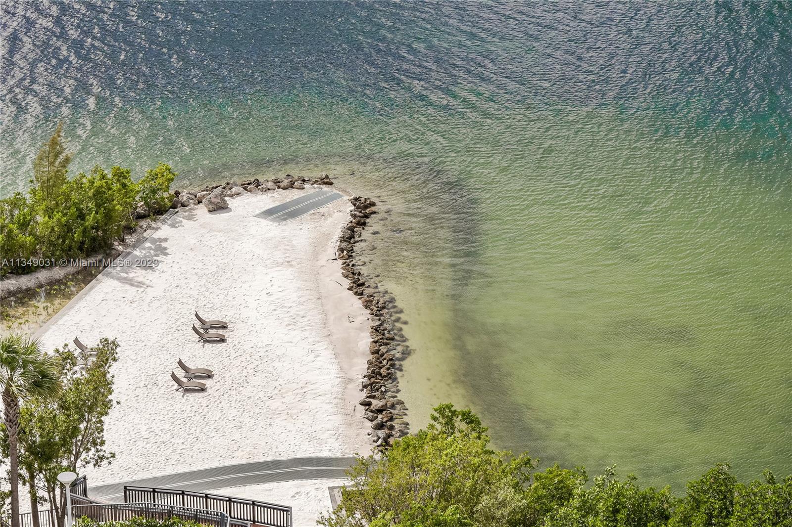 PRIVE CONDO - Residential