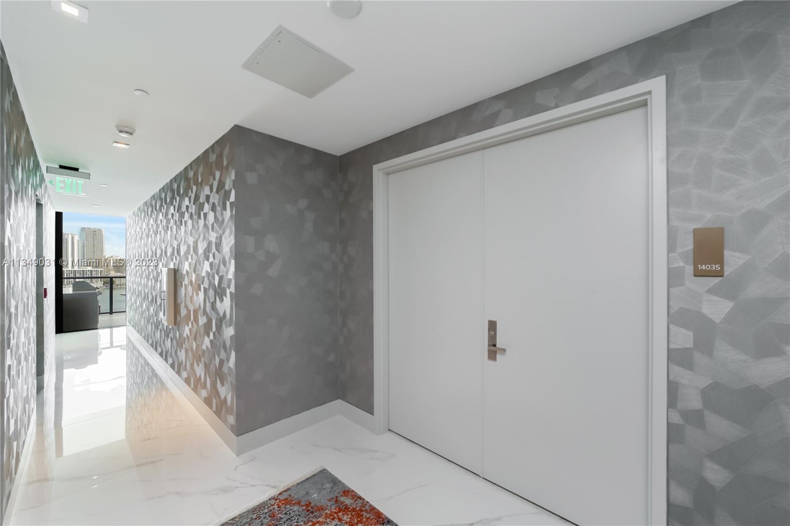 PRIVE CONDO - Residential