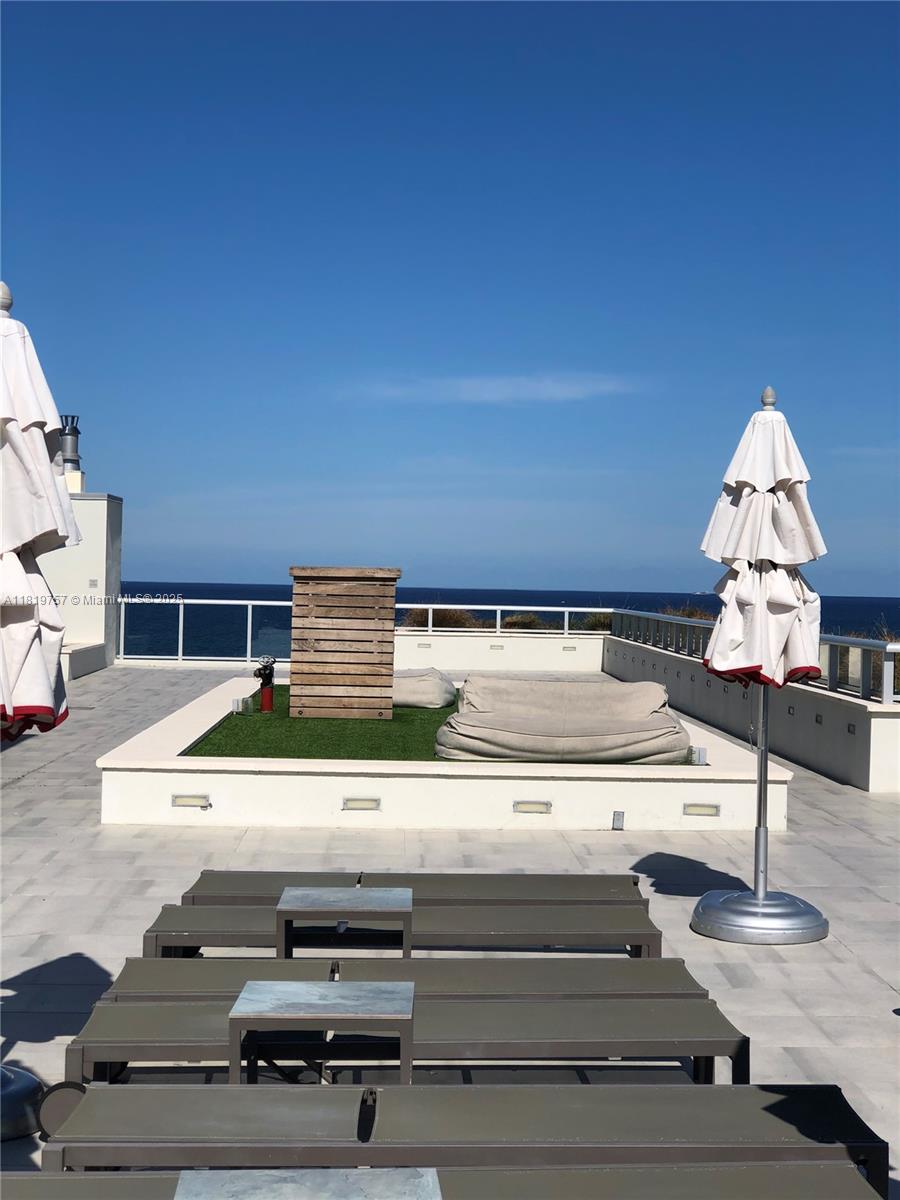 COSTA HOLLYWOOD CONDO - Residential