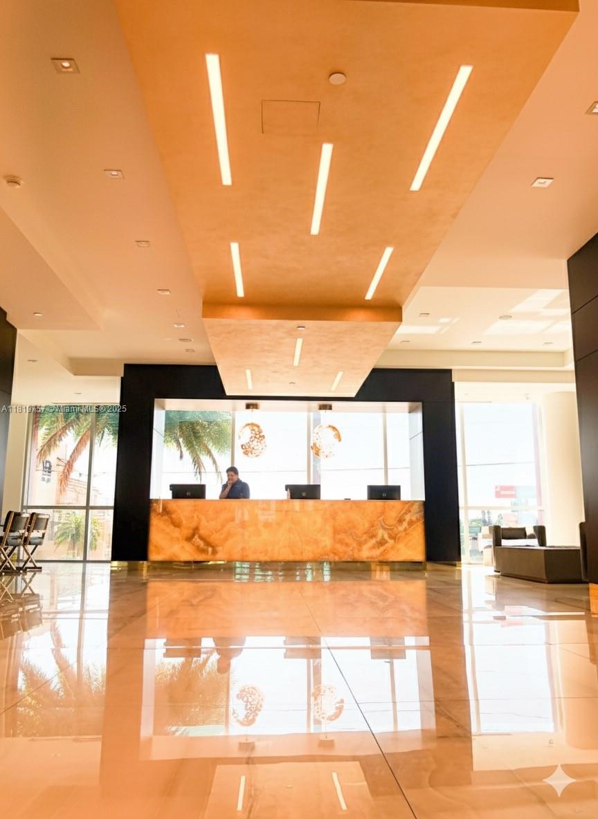 COSTA HOLLYWOOD CONDO - Residential