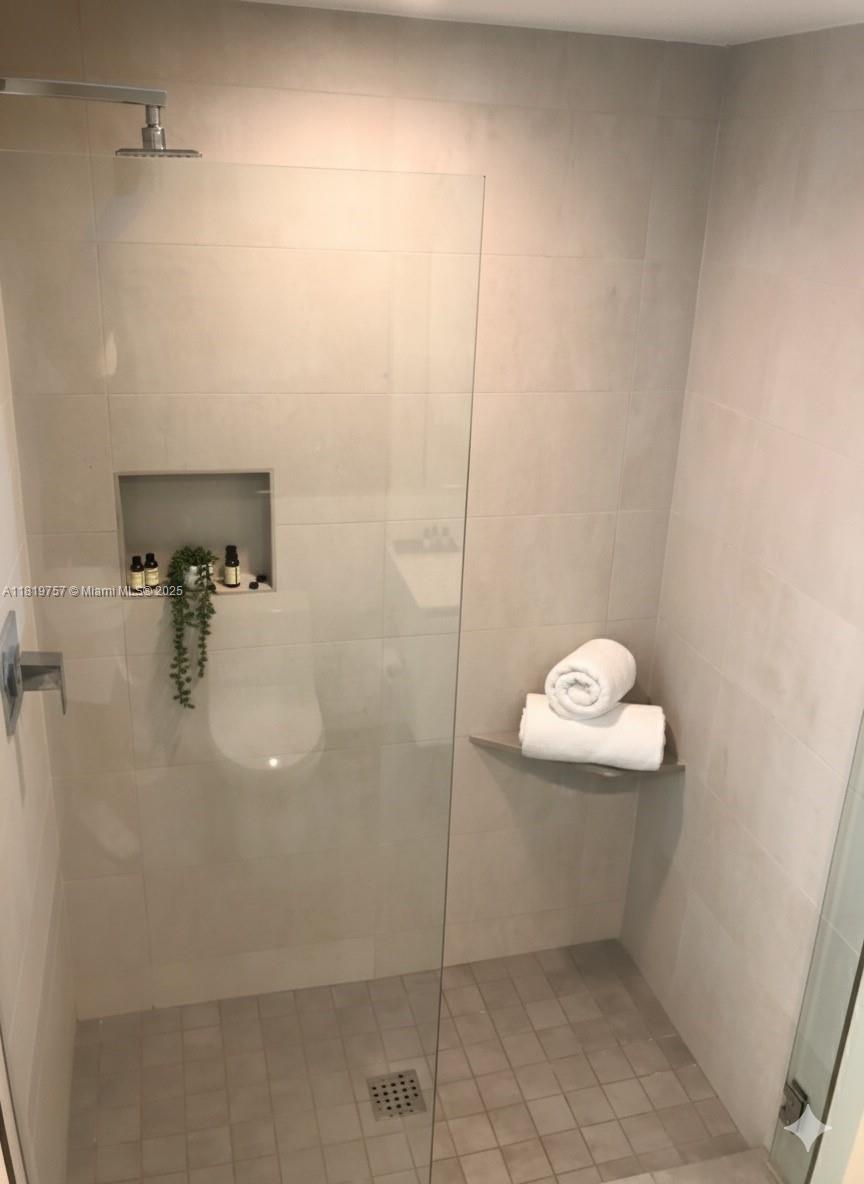 COSTA HOLLYWOOD CONDO - Residential