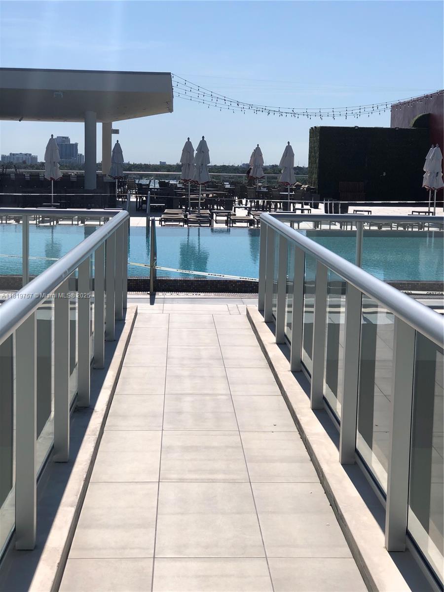 COSTA HOLLYWOOD CONDO - Residential