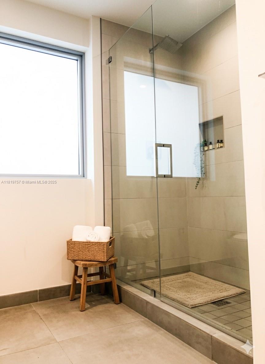 COSTA HOLLYWOOD CONDO - Residential