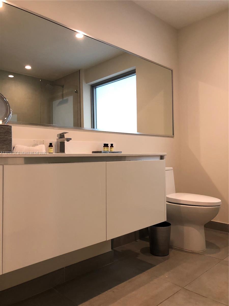 COSTA HOLLYWOOD CONDO - Residential