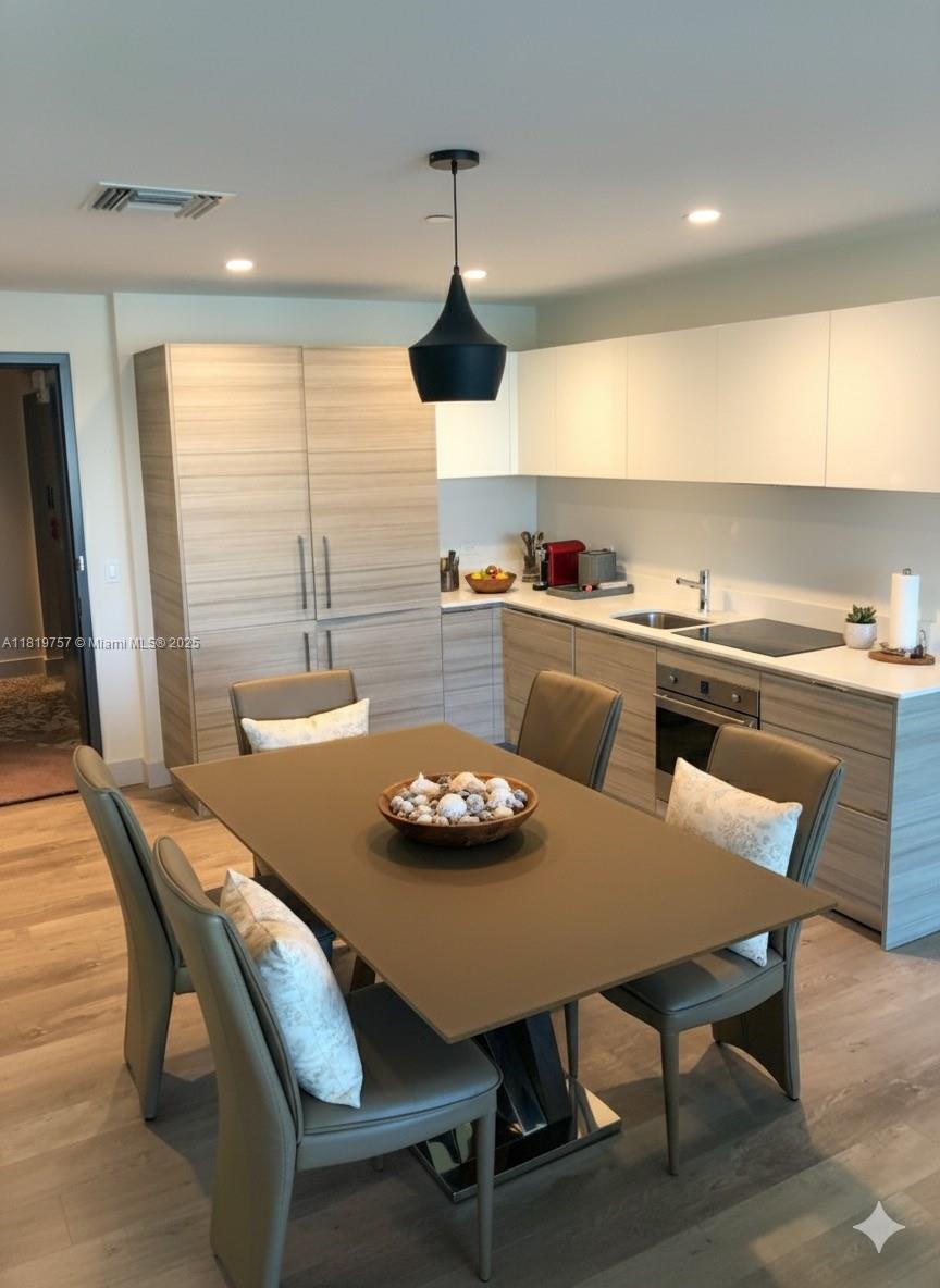 COSTA HOLLYWOOD CONDO - Residential