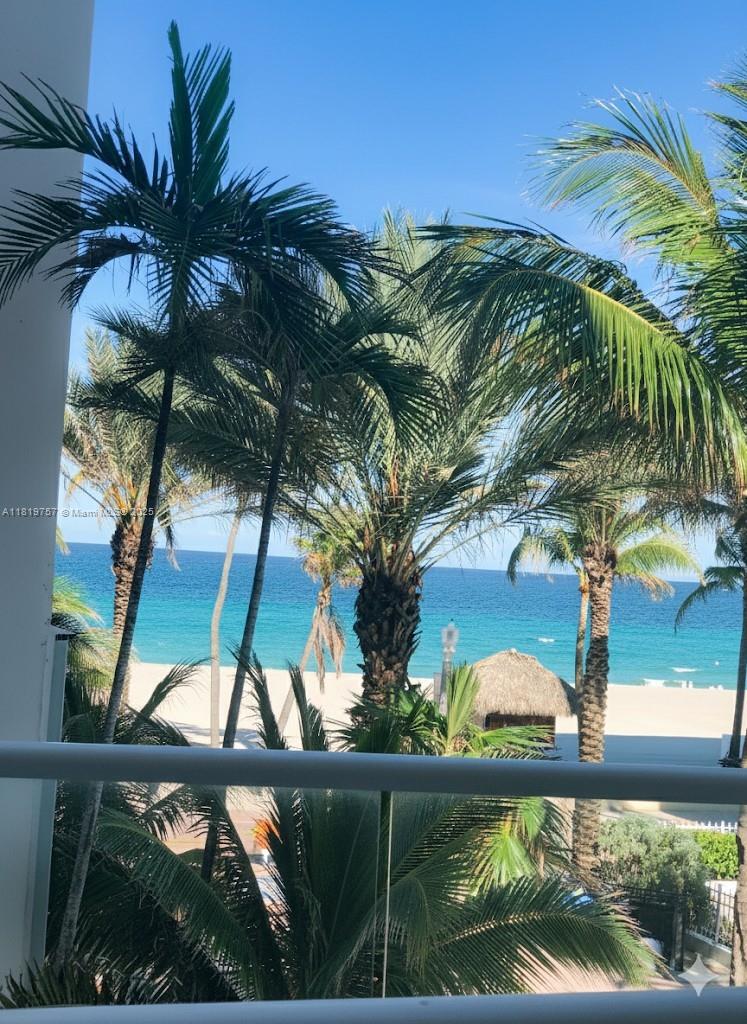 COSTA HOLLYWOOD CONDO - Residential