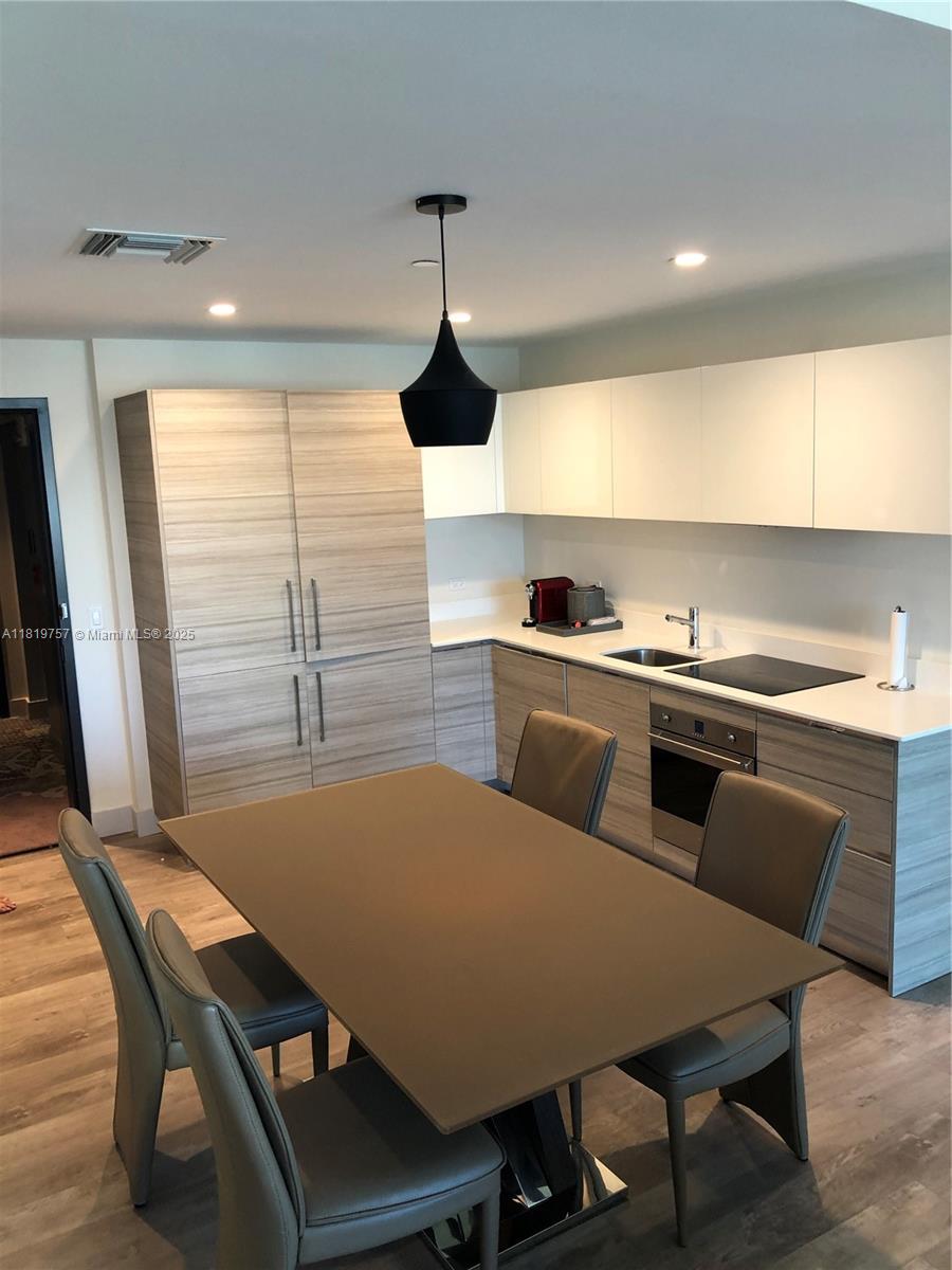 COSTA HOLLYWOOD CONDO - Residential