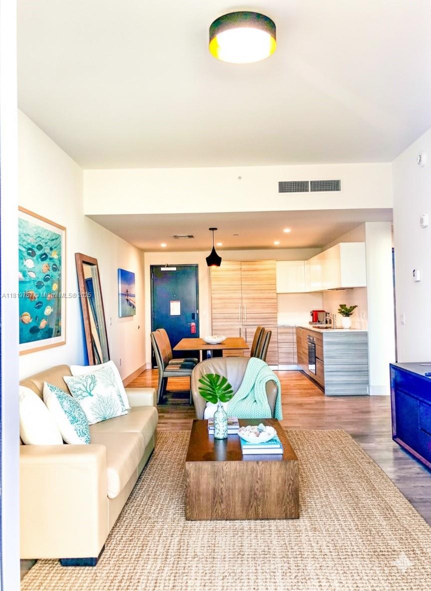 COSTA HOLLYWOOD CONDO - Residential