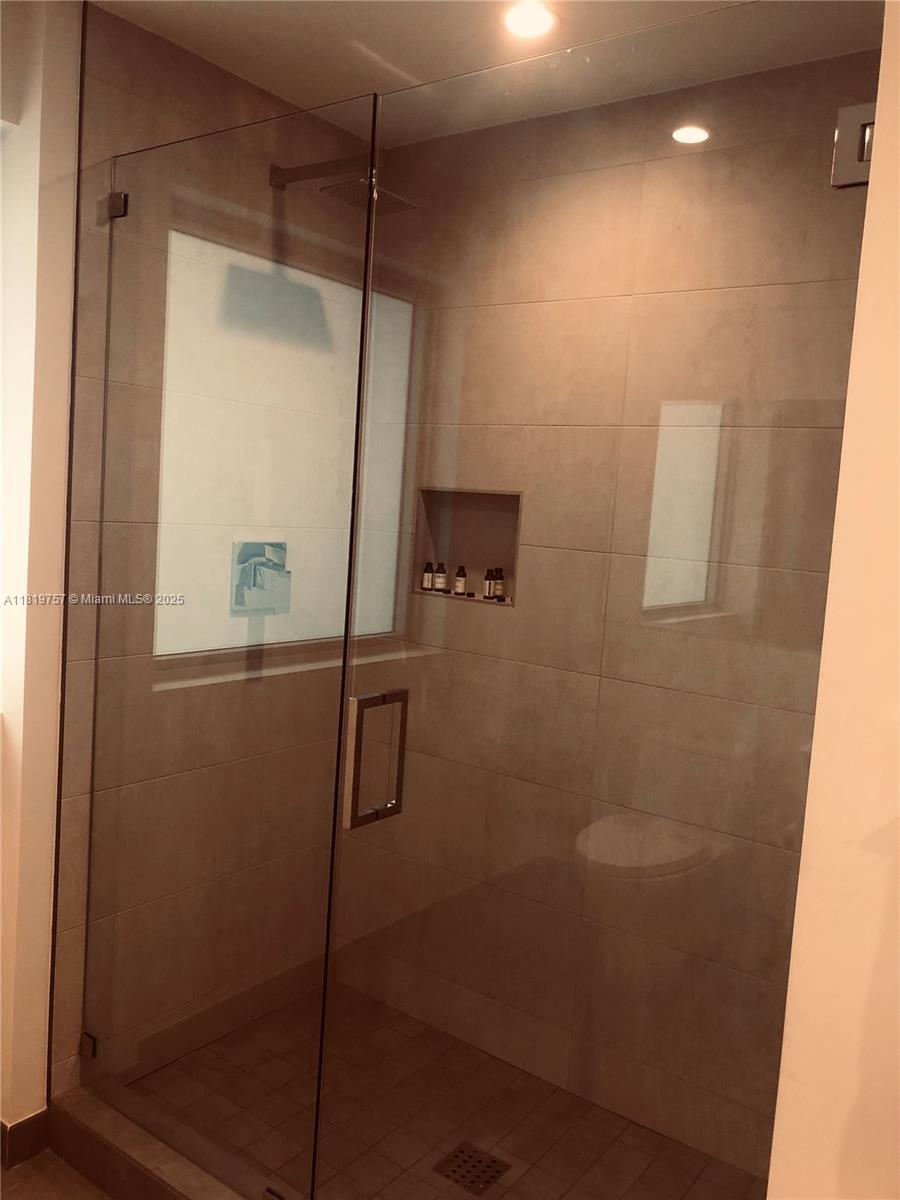 COSTA HOLLYWOOD CONDO - Residential