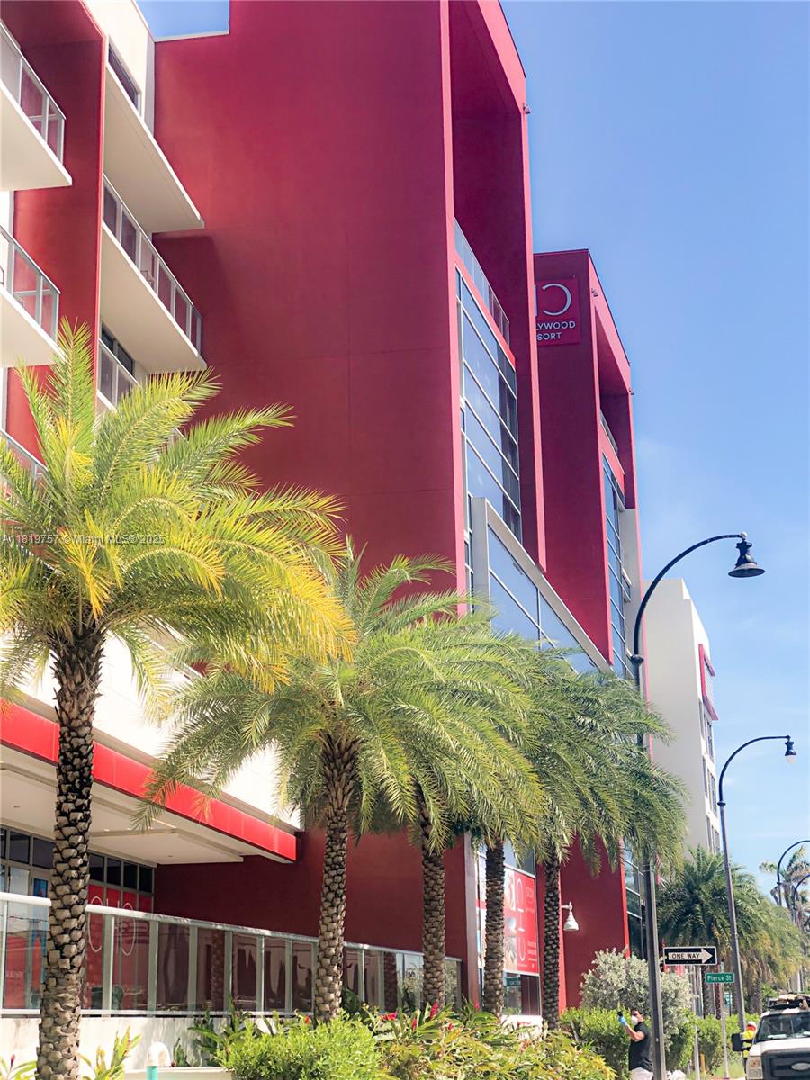 COSTA HOLLYWOOD CONDO - Residential