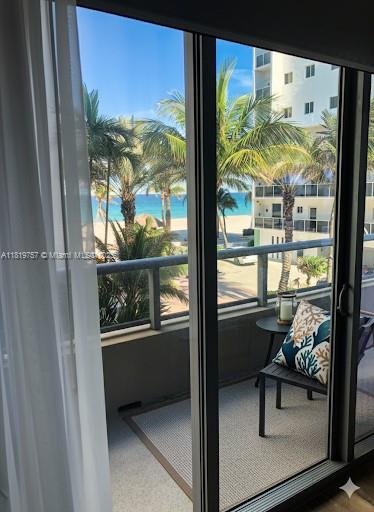 COSTA HOLLYWOOD CONDO - Residential