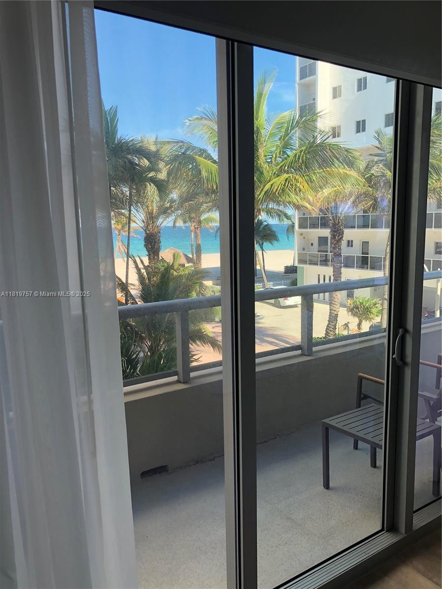 COSTA HOLLYWOOD CONDO - Residential