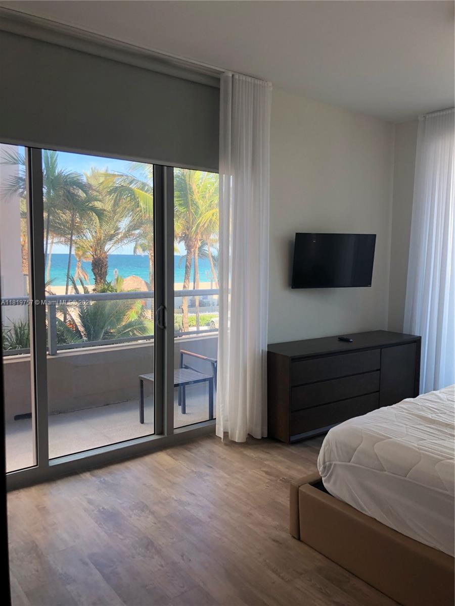 COSTA HOLLYWOOD CONDO - Residential