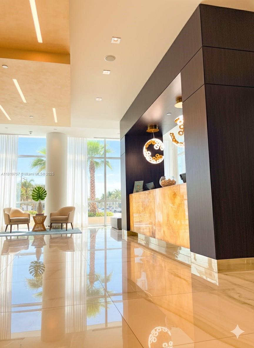 COSTA HOLLYWOOD CONDO - Residential