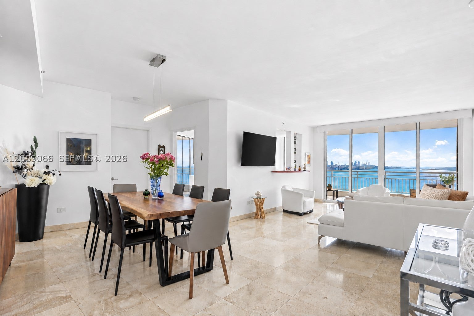 808 Brickell Key Dr 2002