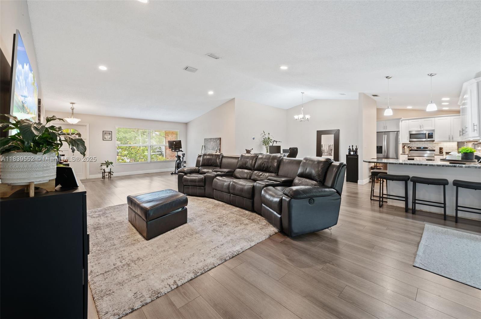 2250 NW 41st Ave, Coconut Creek, FL, 33066/$639,000 3 2250 NW 41st Ave