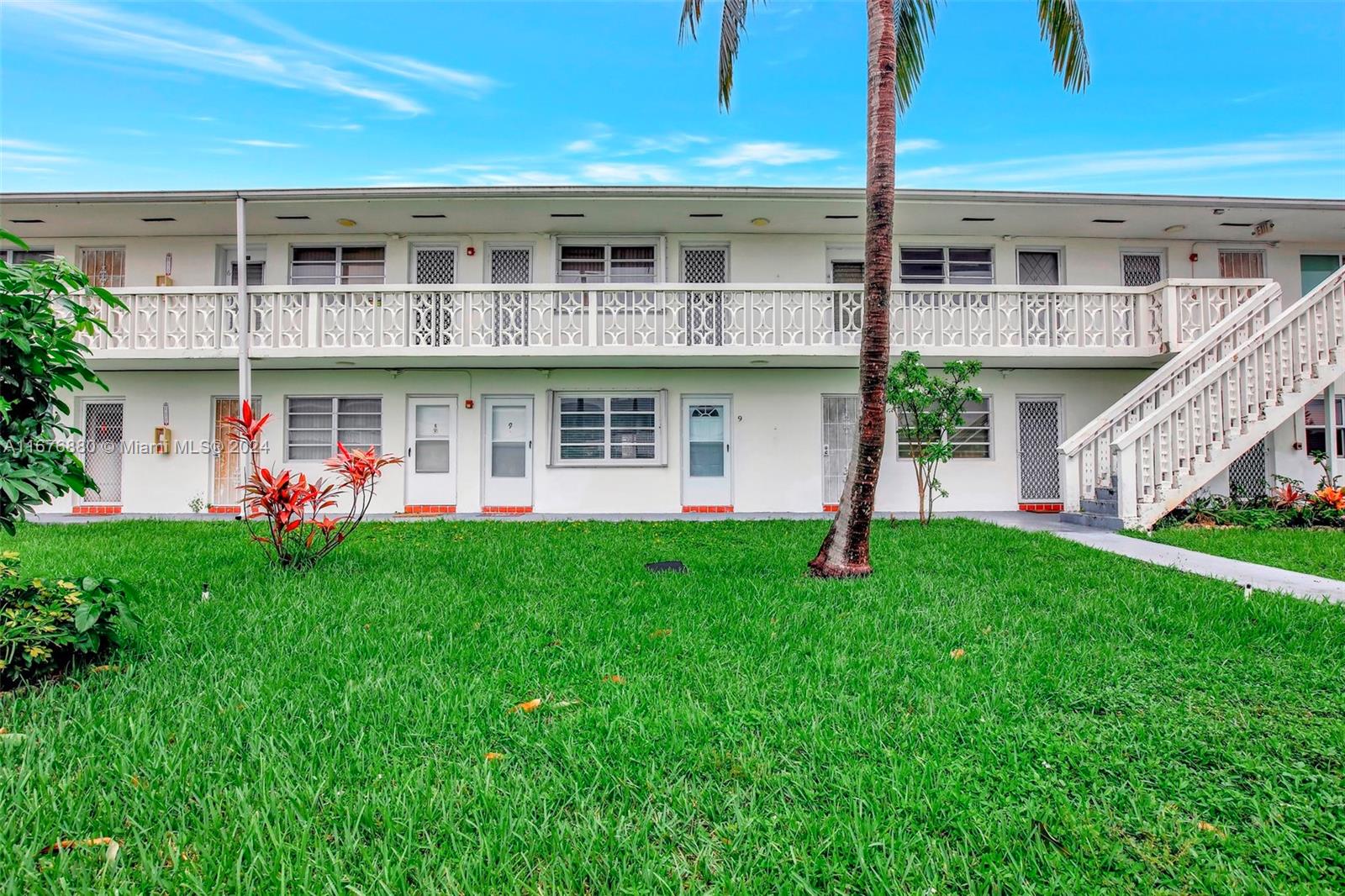 Property for Sale at 121 Ne 204th St 9, Miami Gardens, Broward County, Florida - Bedrooms: 1 
Bathrooms: 1  - $159,900