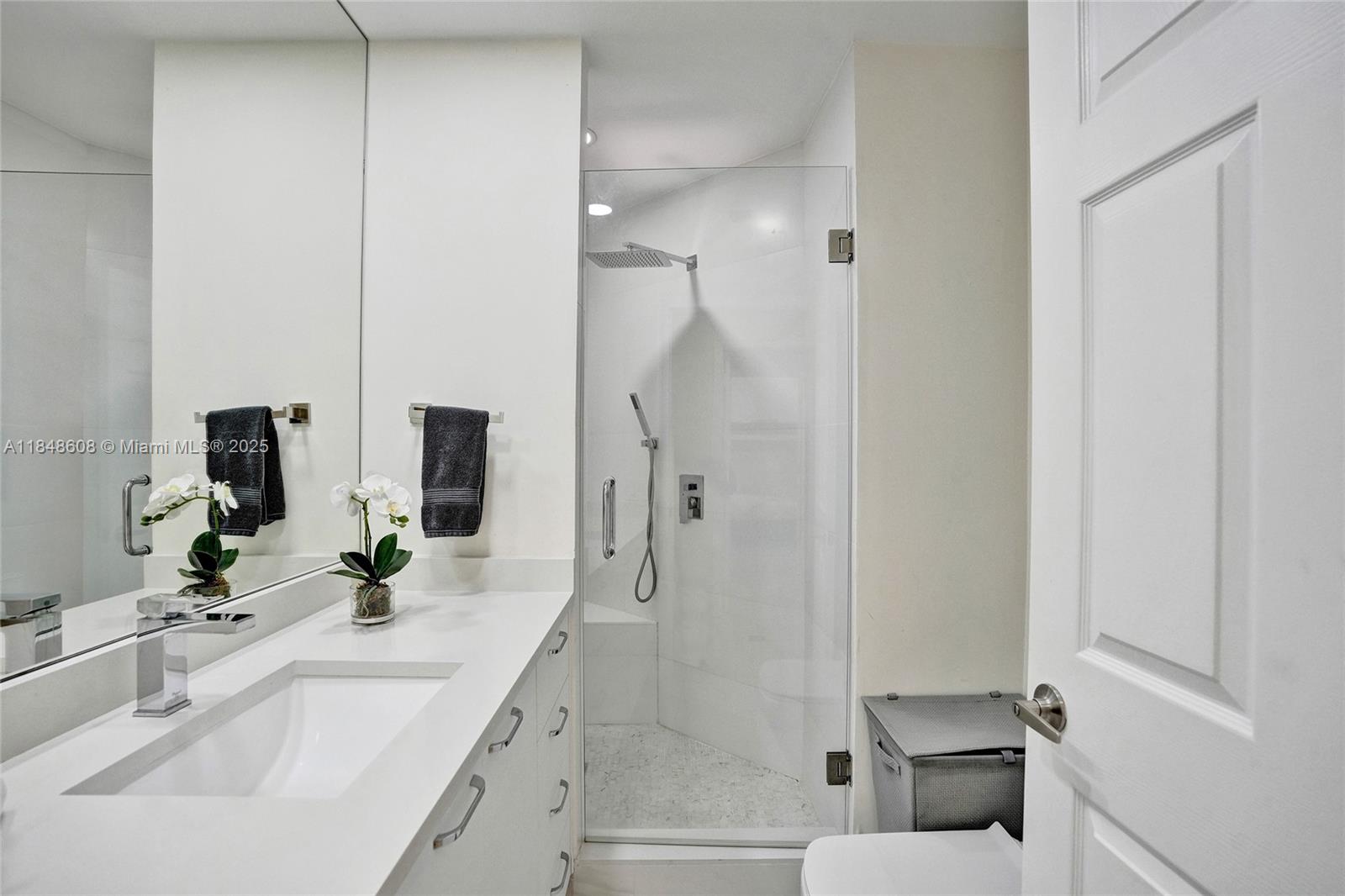 MEDITERRANEAN VILLAGE CON - Residential