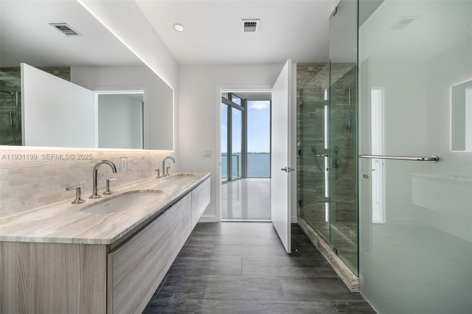 BISCAYNE BEACH CONDO PODIU - Residential