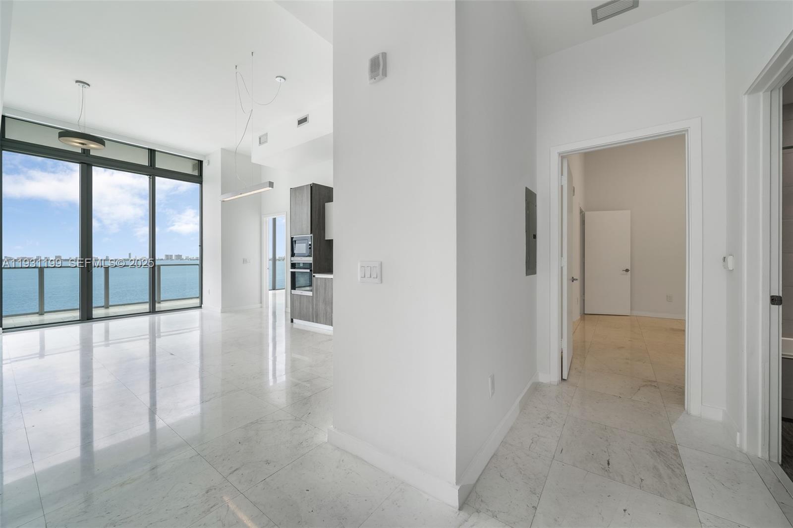 BISCAYNE BEACH CONDO PODIU - Residential