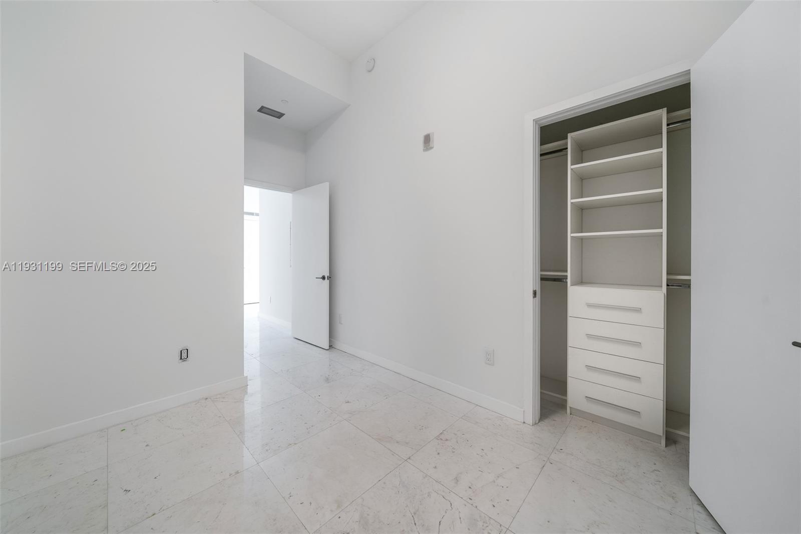 BISCAYNE BEACH CONDO PODIU - Residential