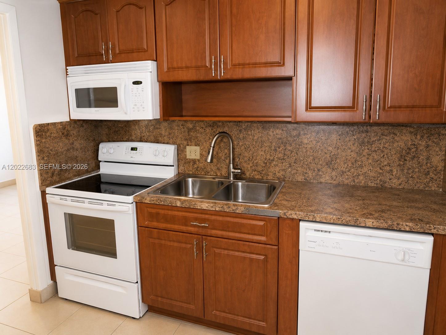 ROYAL OAKS CONDO - Residential
