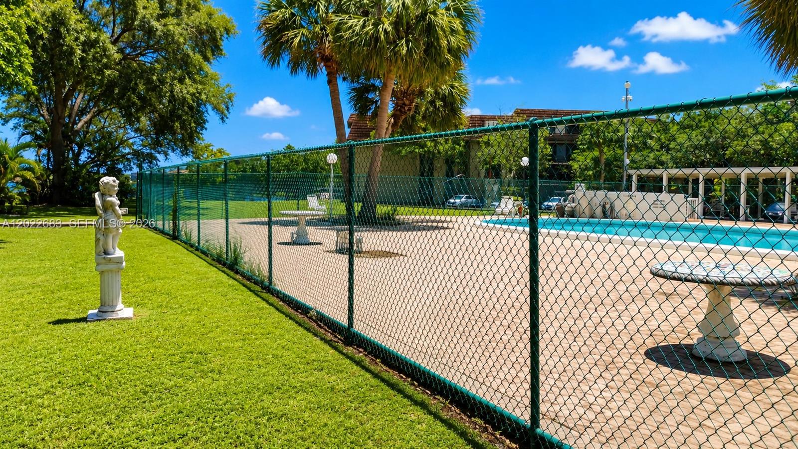 ROYAL OAKS CONDO - Residential