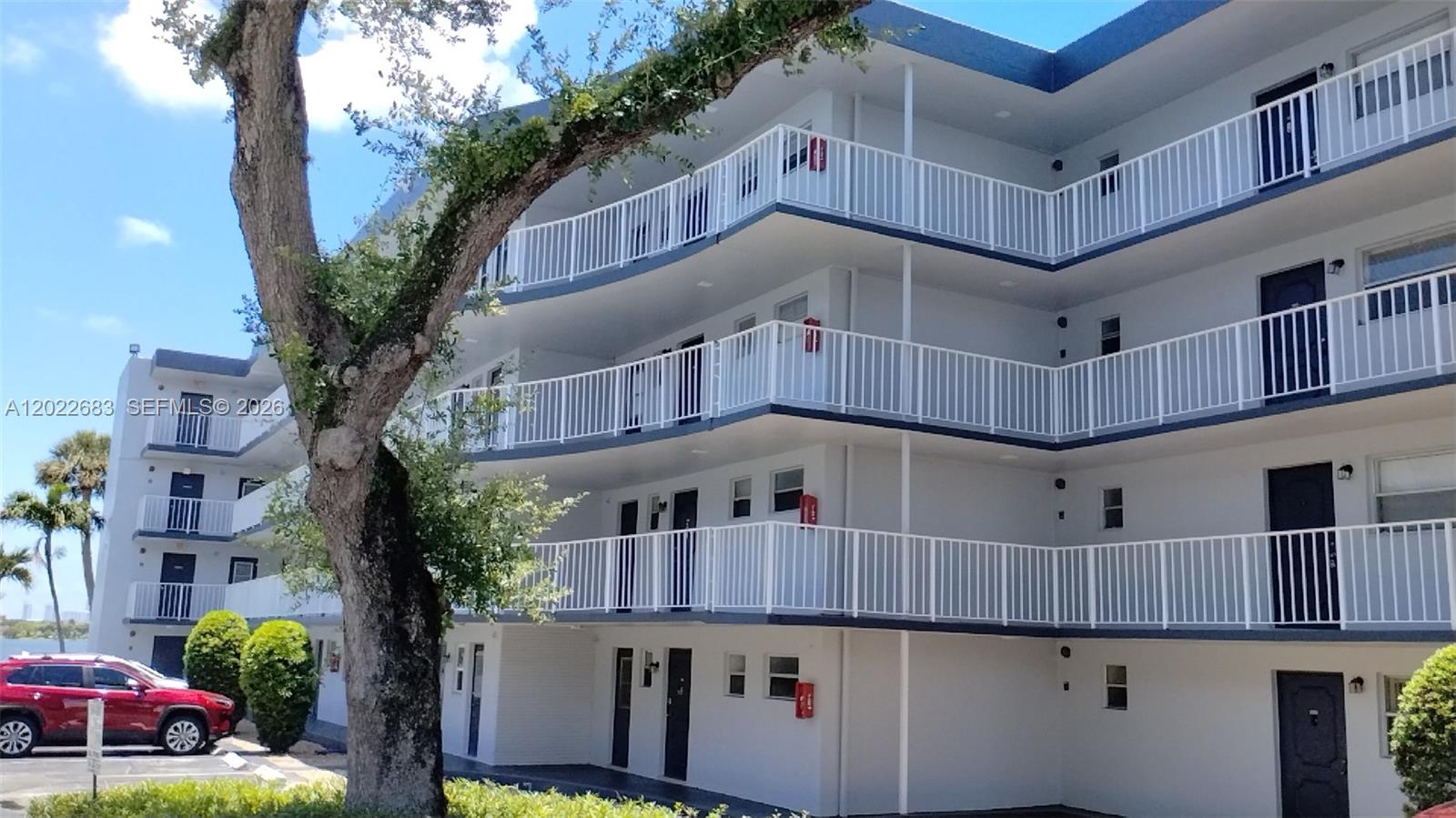 ROYAL OAKS CONDO - Residential
