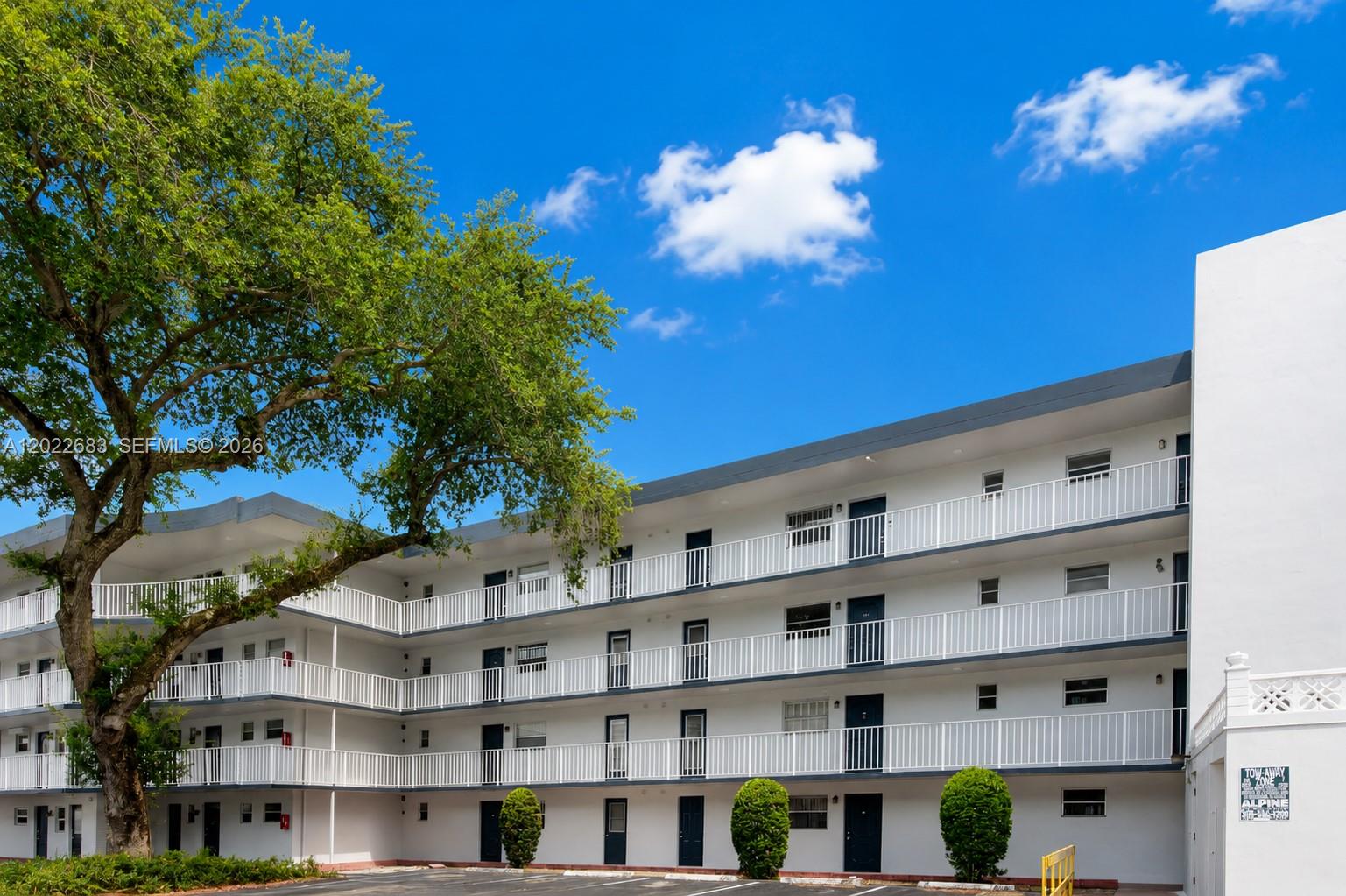 ROYAL OAKS CONDO - Residential