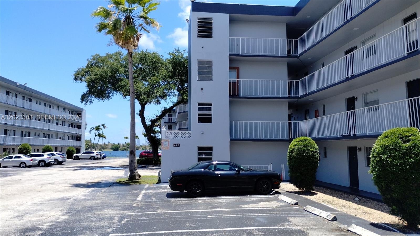 ROYAL OAKS CONDO - Residential