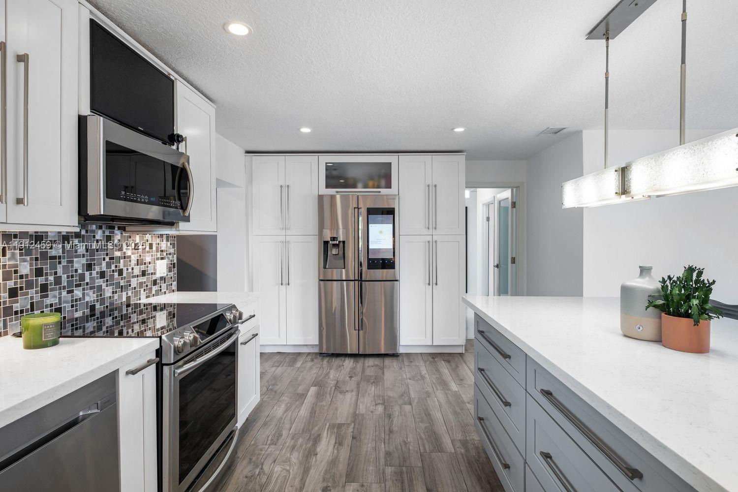 HEFTLER HOMES SUNSET PARK - Residential