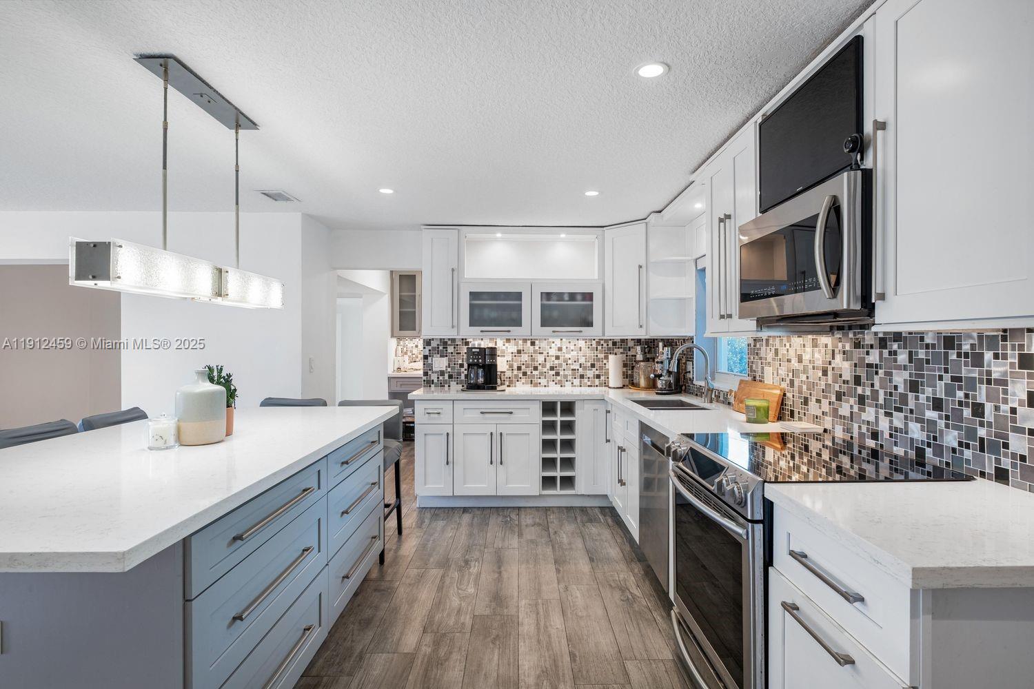 HEFTLER HOMES SUNSET PARK - Residential