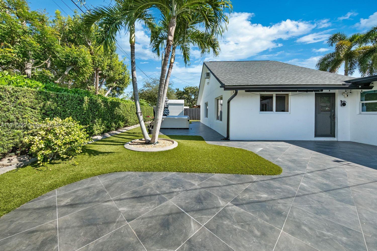 HEFTLER HOMES SUNSET PARK - Residential