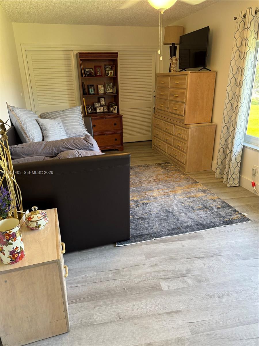 HOLLYBROOK GOLF - Residential