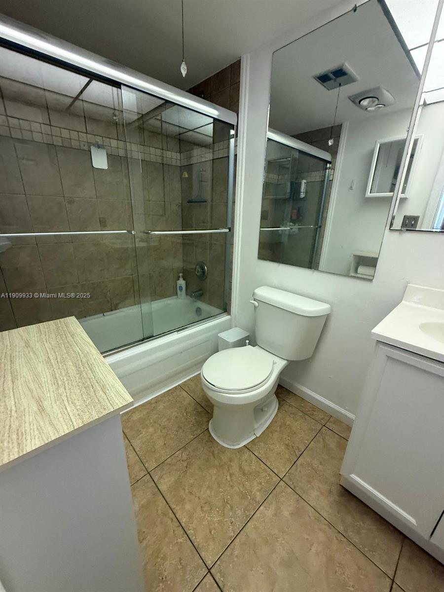 SUNRISE LAKES 57 CONDO - Residential Lease