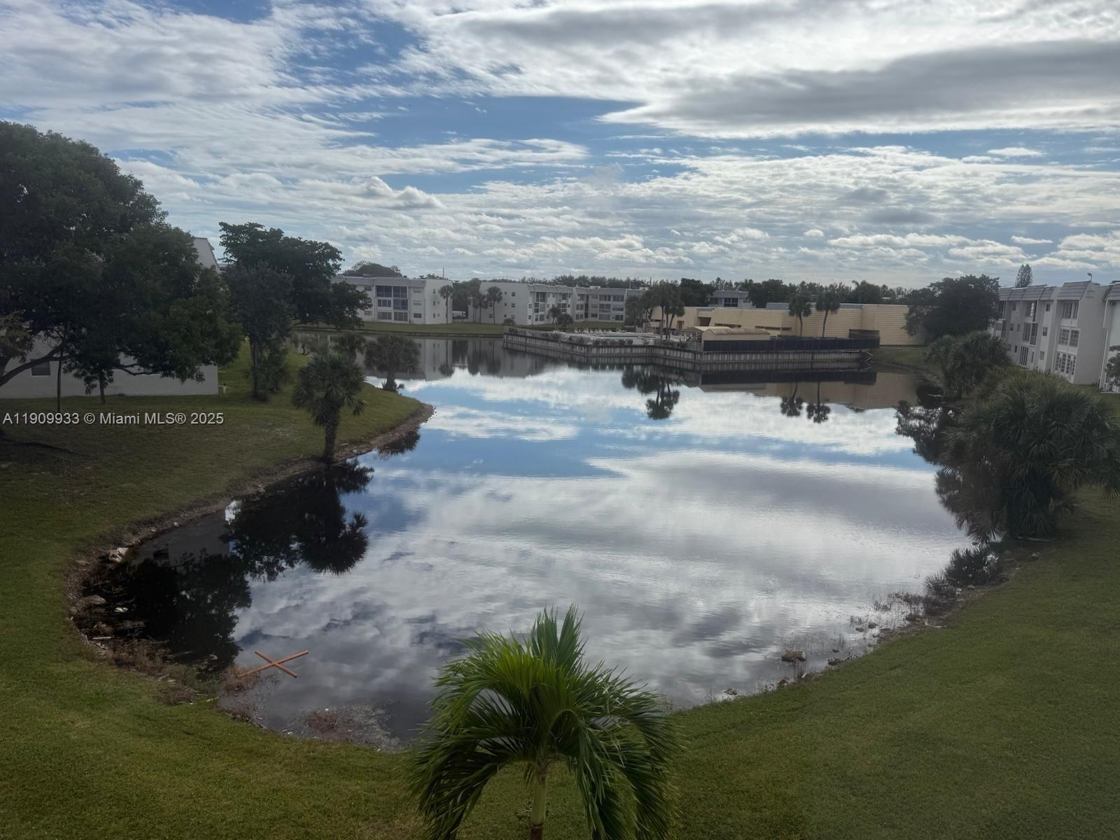 SUNRISE LAKES 57 CONDO - Residential Lease